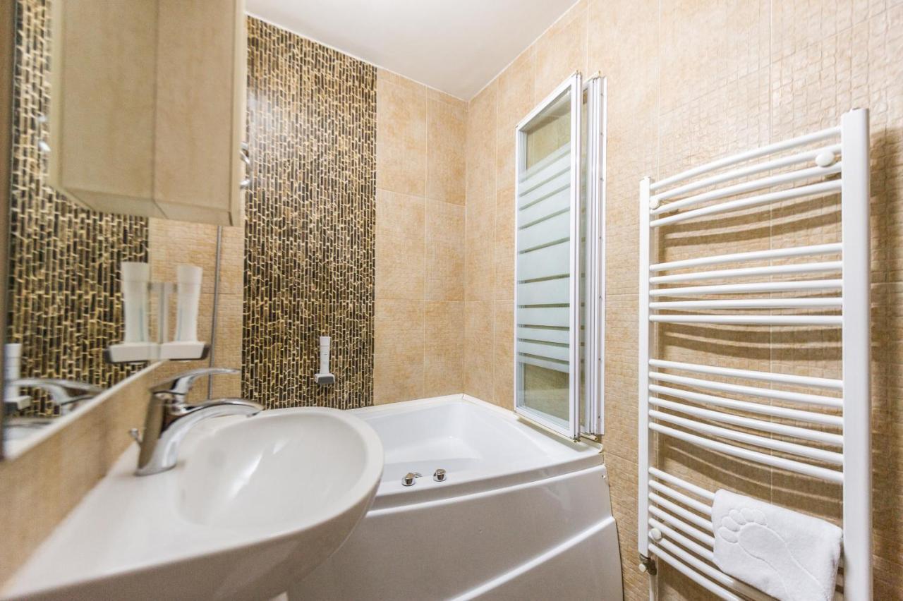 Apartament Carol Davila Piteşti Eksteriør billede